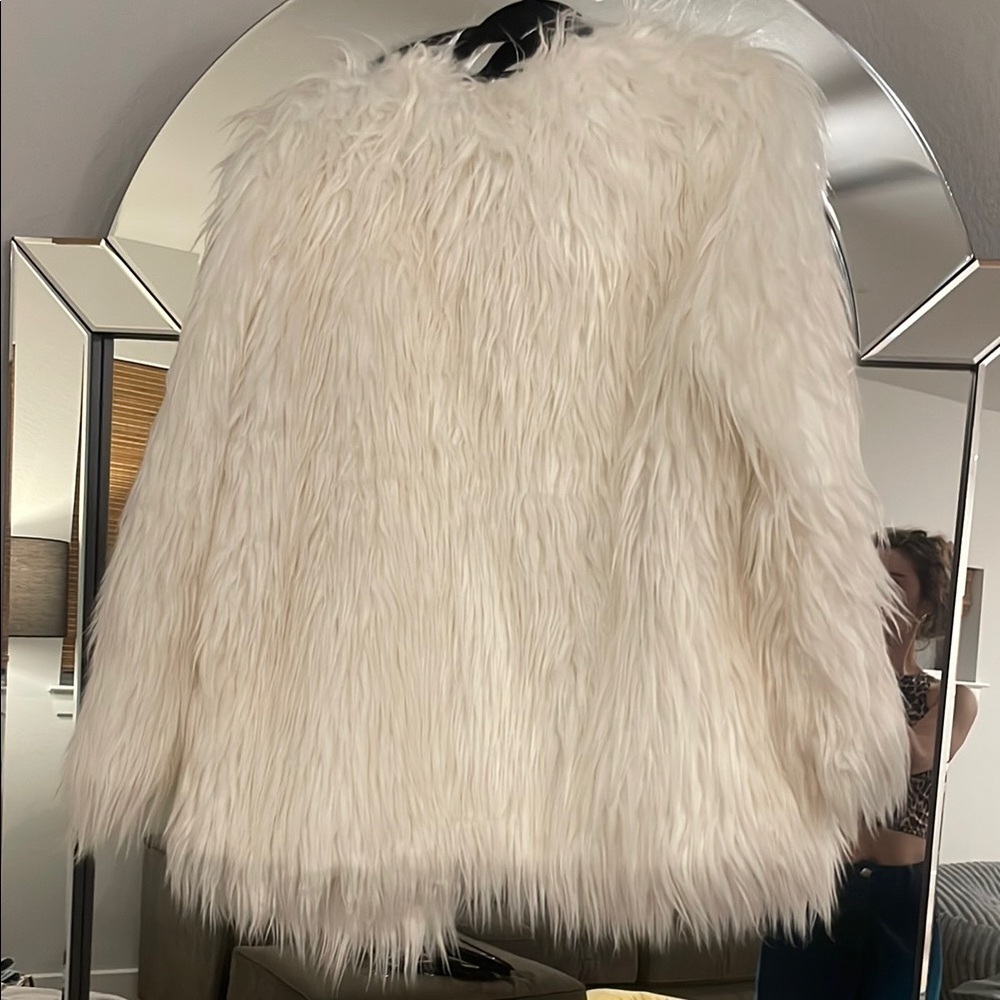 Lulu's Elegant Cream Teddy Jacket - Picture 2 of 4